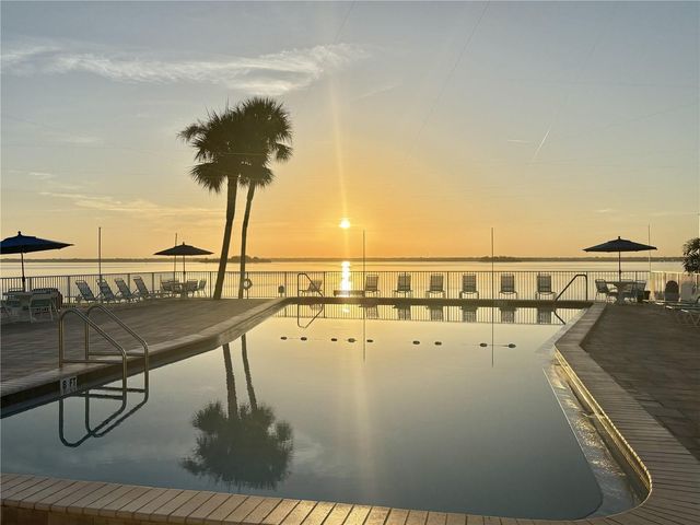 9 HAIG PLACE 810, Dunedin, FL 34698