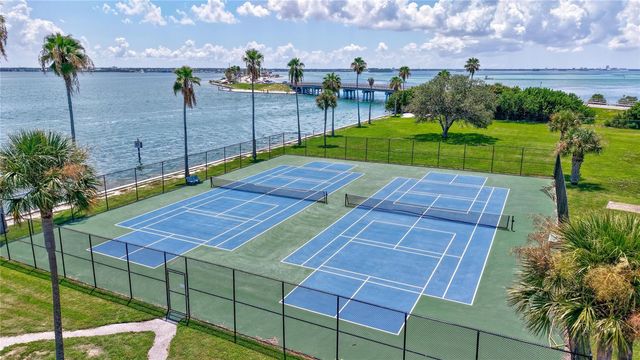 9 HAIG PLACE 810, Dunedin, FL 34698