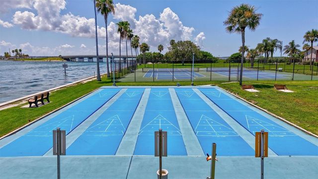 9 HAIG PLACE 810, Dunedin, FL 34698