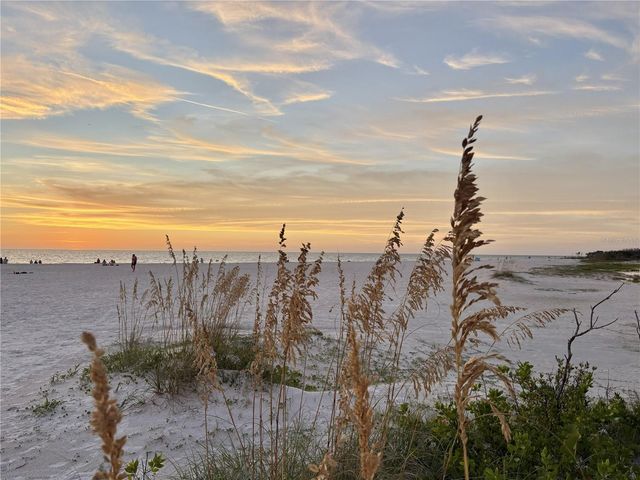 9 HAIG PLACE 810, Dunedin, FL 34698
