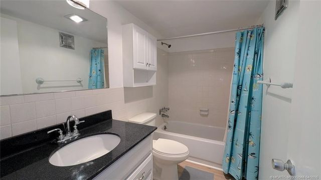 2950 SE Ocean Boulevard 5-2, Stuart, FL 34996
