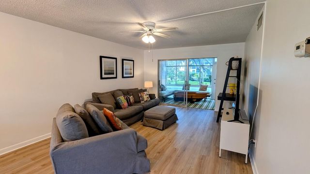 2950 SE Ocean Boulevard 5-2, Stuart, FL 34996