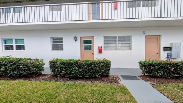 2950 SE Ocean Boulevard 5-2, Stuart, FL 34996