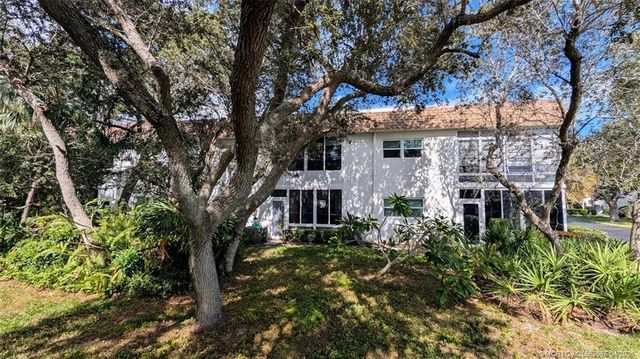 2950 SE Ocean Boulevard 5-2, Stuart, FL 34996