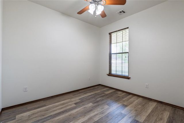419 W Midland Street, Shawnee, OK 74804