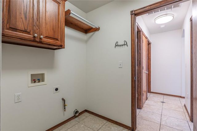 419 W Midland Street, Shawnee, OK 74804