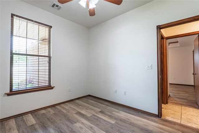 419 W Midland Street, Shawnee, OK 74804