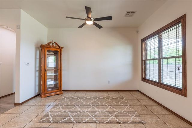 419 W Midland Street, Shawnee, OK 74804