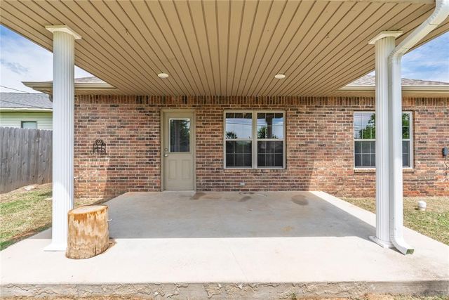 419 W Midland Street, Shawnee, OK 74804