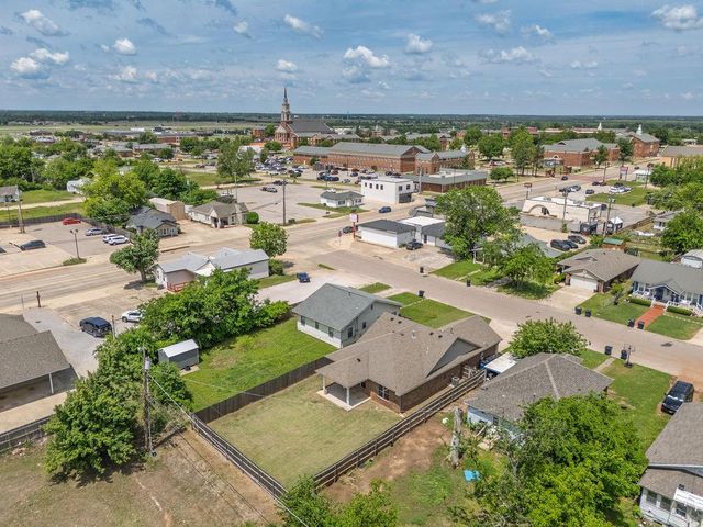 419 W Midland Street, Shawnee, OK 74804