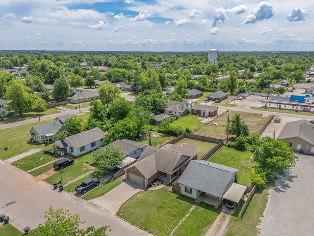 419 W Midland Street, Shawnee, OK 74804