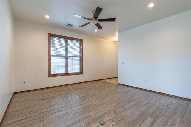 419 W Midland Street, Shawnee, OK 74804