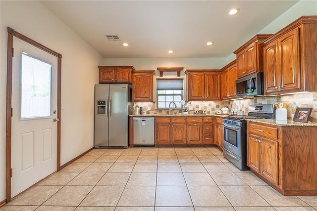 419 W Midland Street, Shawnee, OK 74804
