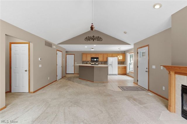 2401 Bunker Lane A, Willoughby, OH 44094