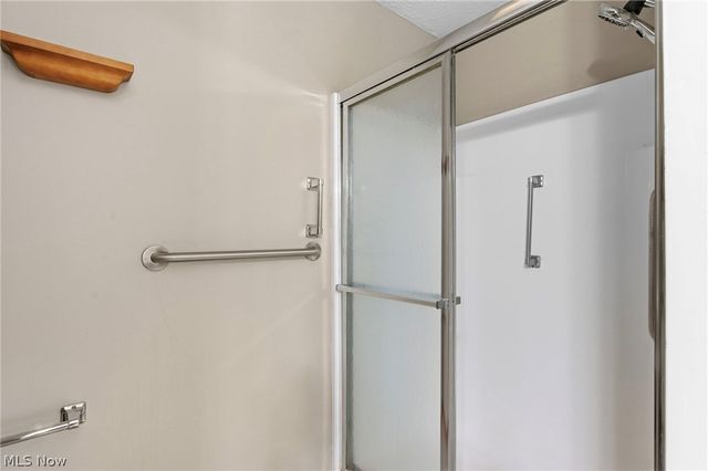 2401 Bunker Lane A, Willoughby, OH 44094