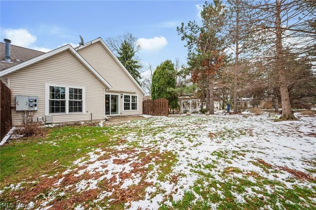 2401 Bunker Lane A, Willoughby, OH 44094