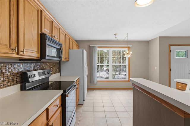 2401 Bunker Lane A, Willoughby, OH 44094