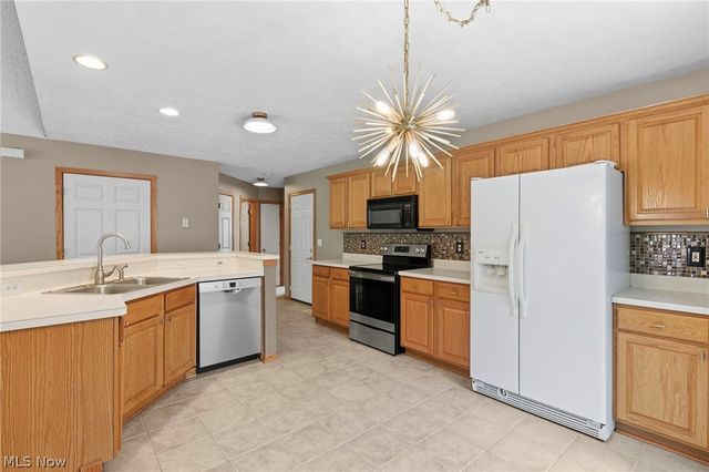 2401 Bunker Lane A, Willoughby, OH 44094