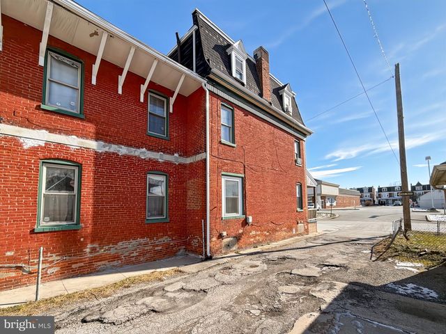 939 W POPLAR, York, PA 17401