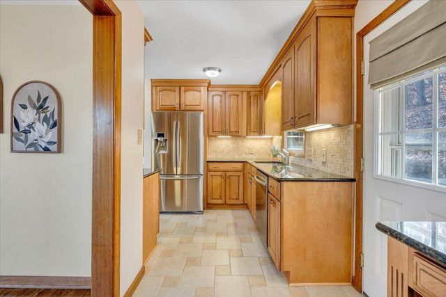 4151 Givens RD, Salem, VA 24153