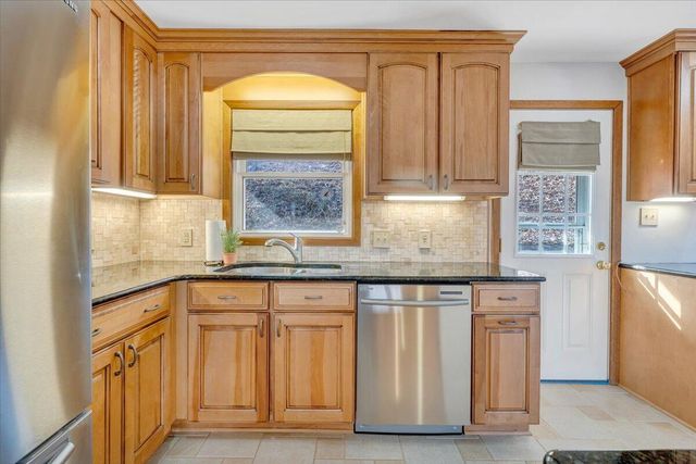 4151 Givens RD, Salem, VA 24153