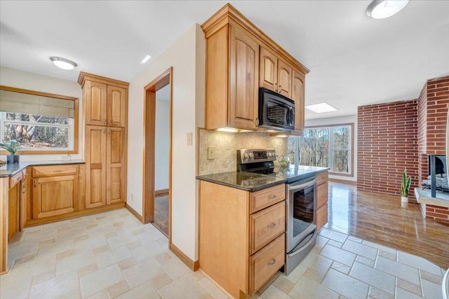 4151 Givens RD, Salem, VA 24153