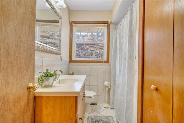 4151 Givens RD, Salem, VA 24153