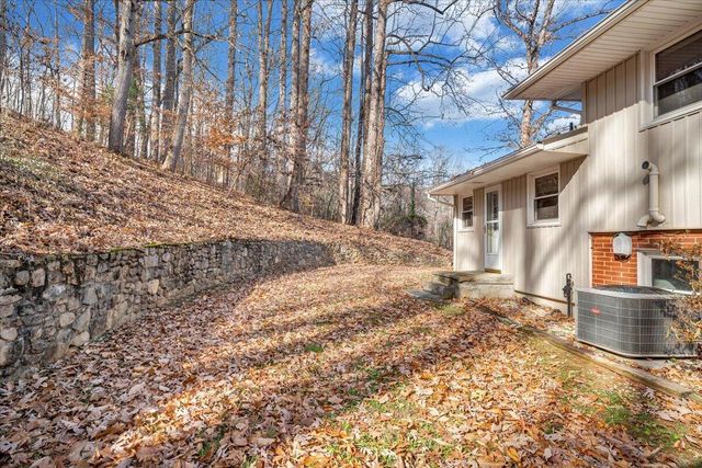 4151 Givens RD, Salem, VA 24153