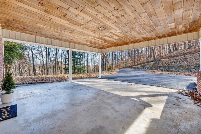 4151 Givens RD, Salem, VA 24153