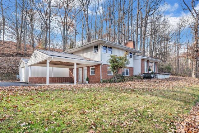 4151 Givens RD, Salem, VA 24153