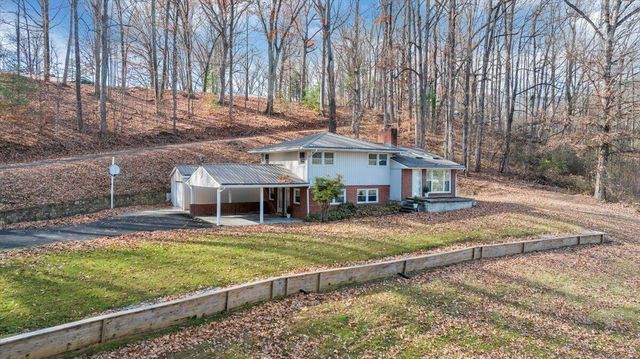 4151 Givens RD, Salem, VA 24153