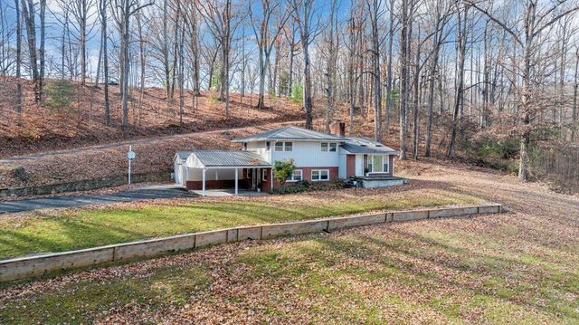4151 Givens RD, Salem, VA 24153