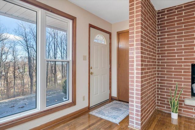 4151 Givens RD, Salem, VA 24153