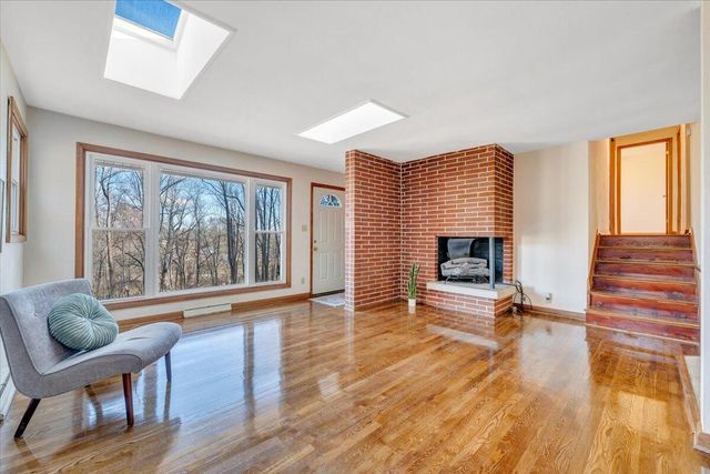 4151 Givens RD, Salem, VA 24153