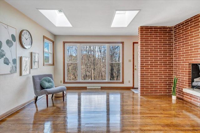 4151 Givens RD, Salem, VA 24153