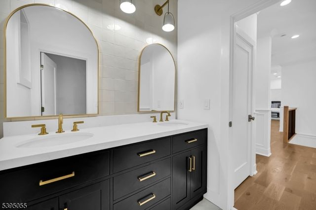 22 Brookside Pl, Livingston Twp., NJ 07039