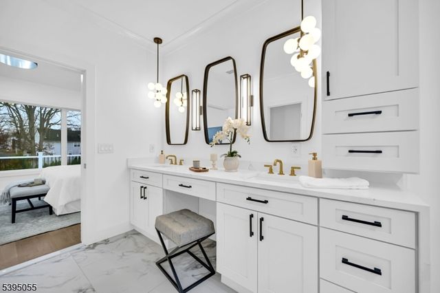 22 Brookside Pl, Livingston Twp., NJ 07039