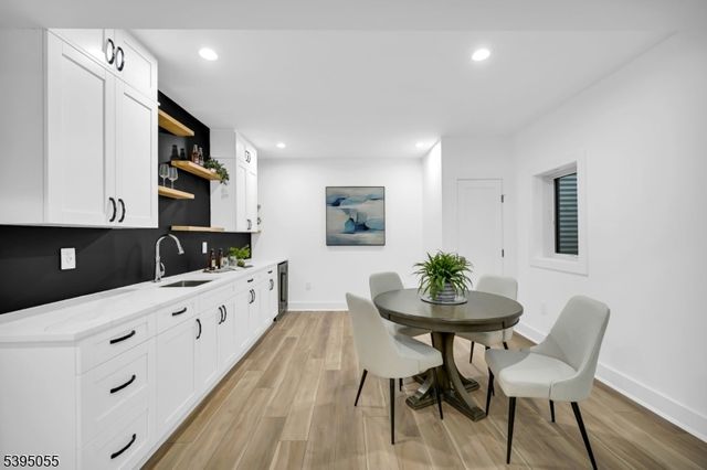 22 Brookside Pl, Livingston Twp., NJ 07039