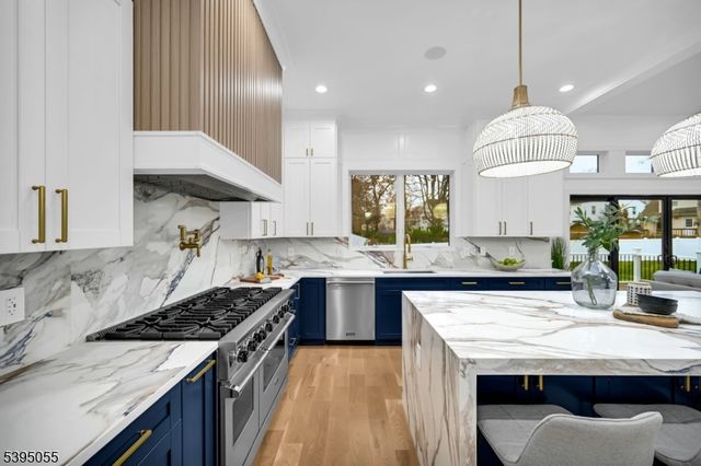 22 Brookside Pl, Livingston Twp., NJ 07039