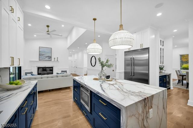 22 Brookside Pl, Livingston Twp., NJ 07039