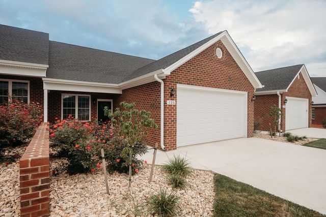 176 Villa Oak CIR, Bedford, VA 24523