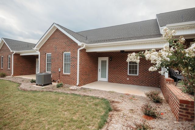 176 Villa Oak CIR, Bedford, VA 24523