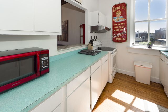 350 King Street 307, Charleston, SC 29401