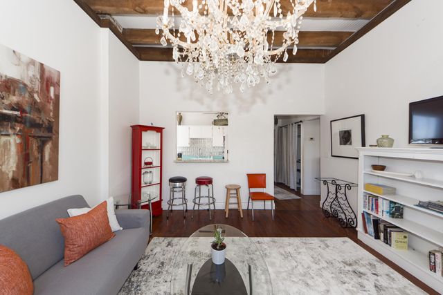 350 King Street 307, Charleston, SC 29401