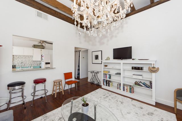 350 King Street 307, Charleston, SC 29401