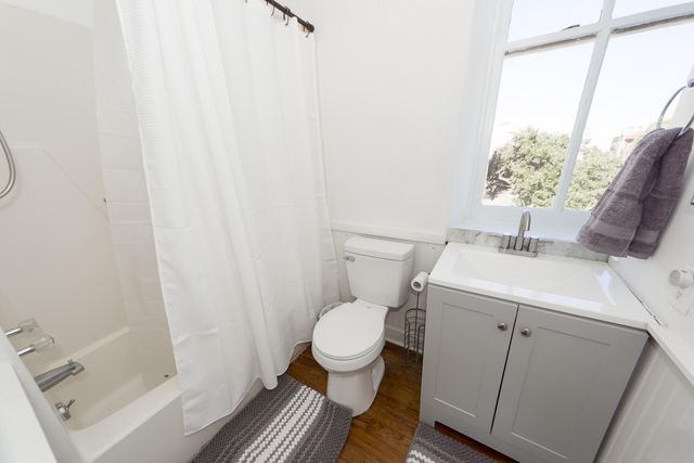 350 King Street 307, Charleston, SC 29401