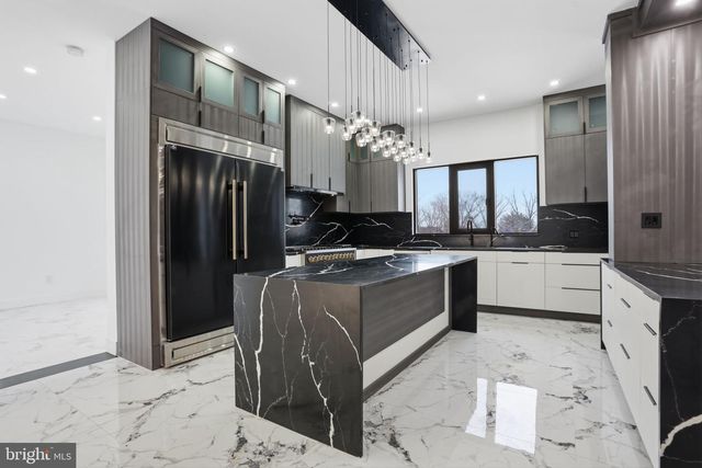 1047 WELSH RD, Huntingdon Valley, PA 19006