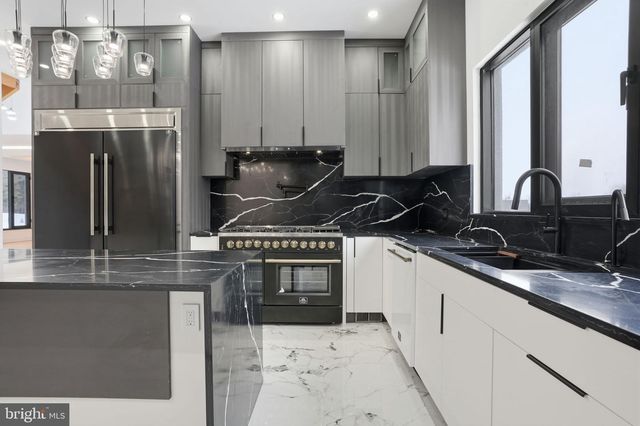 1047 WELSH RD, Huntingdon Valley, PA 19006