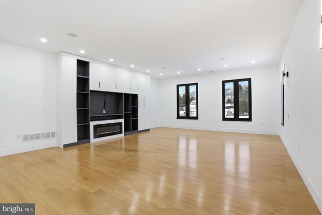 1047 WELSH RD, Huntingdon Valley, PA 19006