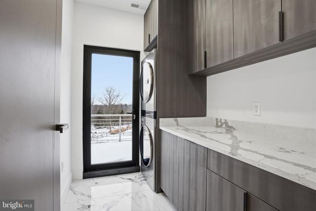 1047 WELSH RD, Huntingdon Valley, PA 19006